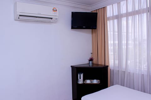 TV and multimedia, Coffee/tea facilities, air conditioner