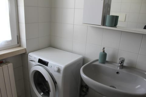 Bathroom, washing machine