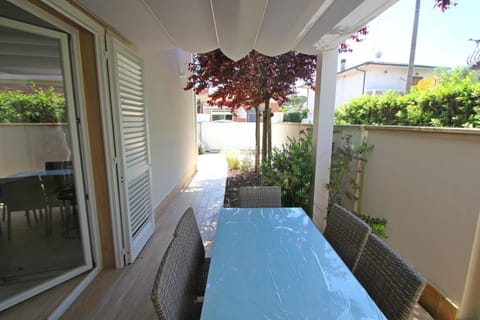 Property building, Garden, On site
