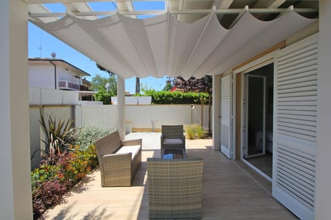 Property building, Garden, On site