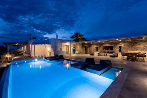 Night, Pool view, Swimming pool, Swimming pool, sunbed