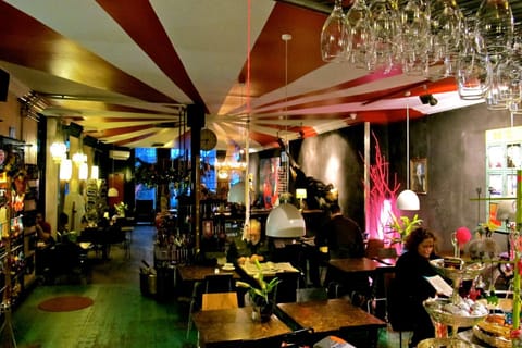 Restaurant/places to eat, Lounge or bar, Food and drinks, Drinks