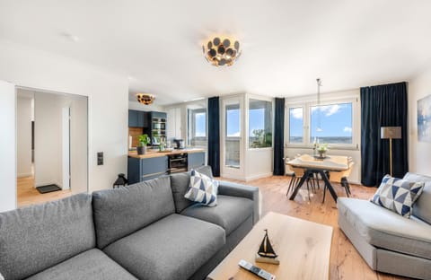 Living room, Dining area, River view, kitchen