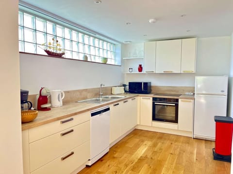 Maison T5 atypique rénovée PMR – Centre de Locmiquélic – Classée 2* - FR-1-479-228 Villa in Brittany