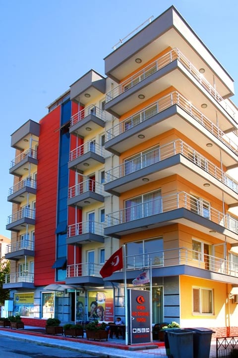 Facade/entrance, Bird's eye view