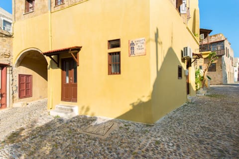 Knights Of Old Town Apartment in Rhodes