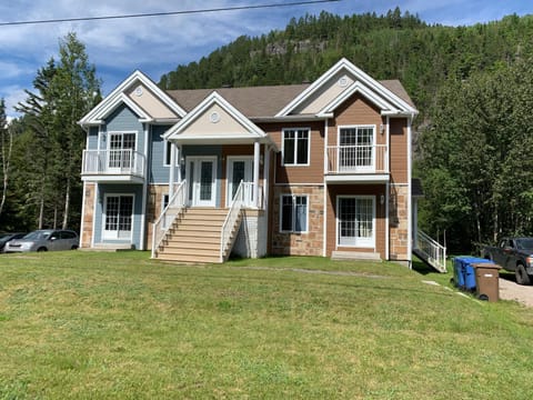 Condo Mont-Edouard House in L'Anse-Saint-Jean