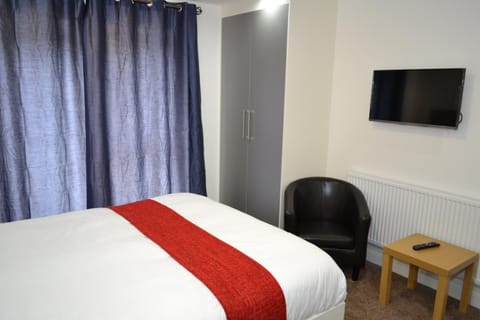 Heathrow Travellers Hub Bed and Breakfast in Hounslow