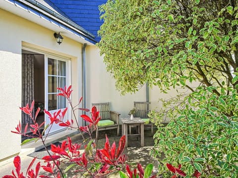 Holiday Home Les Châtaigners by Interhome House in Étables-sur-Mer