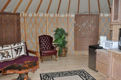 Kitchen or kitchenette, Seating area