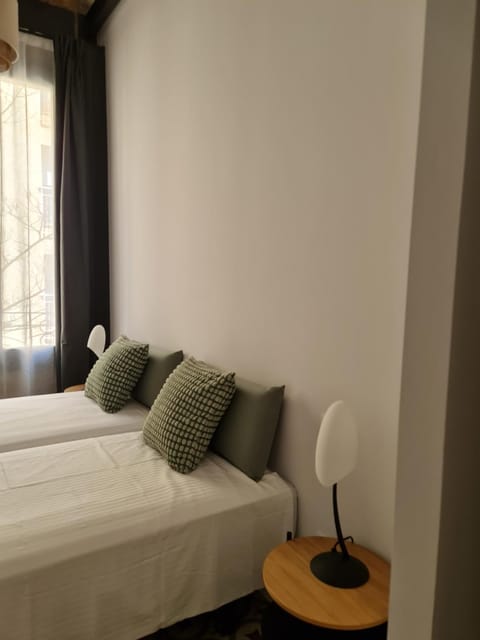 Poble Sec Charming Apartment Condo in Barcelona