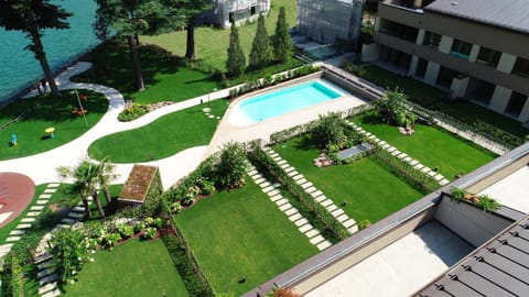 Garden, Swimming pool