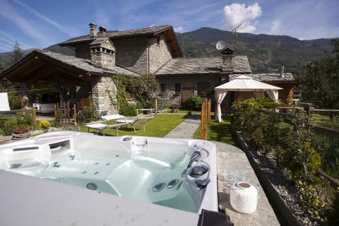 Property building, Garden, Hot Tub, Solarium, Mountain view