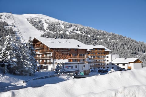 Property building, Day, Winter, Skiing, Mountain view