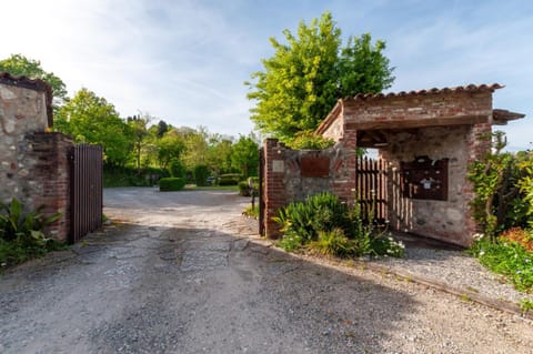 Property building, Neighbourhood, Garden