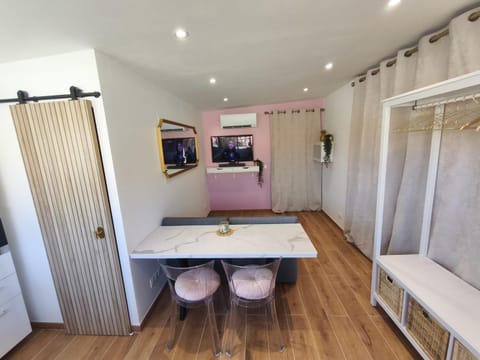 TV and multimedia, Living room, Dining area, wardrobe