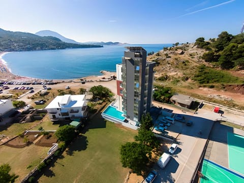 Property building, Nearby landmark, Day, Natural landscape, Bird's eye view, Mountain view, Pool view, Sea view, Swimming pool, sunbed