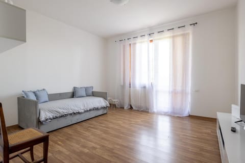Bed, Living room, Seating area