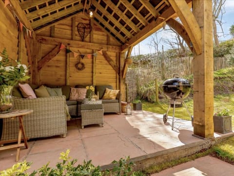 Hot Tub, Stream-Side Garden, Mountain Views, 17thC House in Crucorney