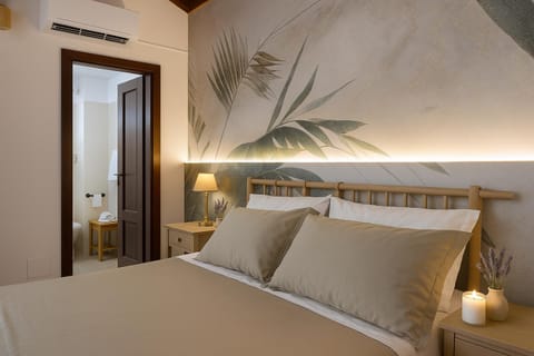 Bed, Photo of the whole room, Bedroom, air conditioner