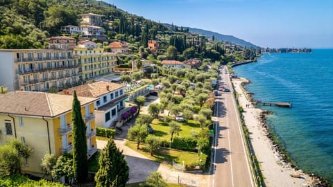 Property building, Neighbourhood, Natural landscape, Bird's eye view