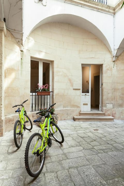 Facade/entrance, Inner courtyard view