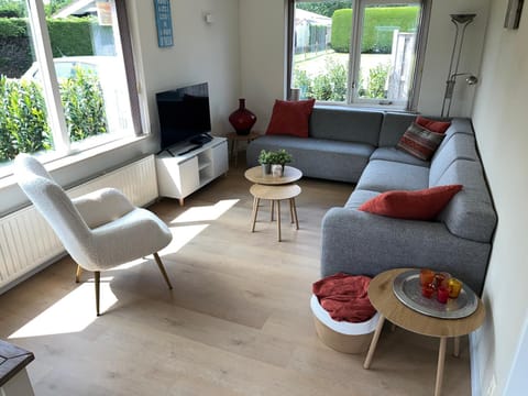 Mooie bungalow vlakbij de zee! House in Ouddorp