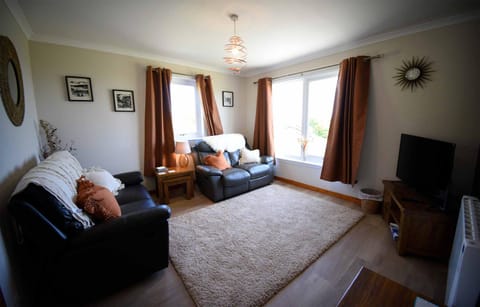 TV and multimedia, Living room, Photo of the whole room, Bedroom