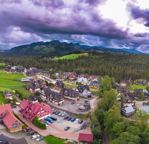 Property building, Bird's eye view, Mountain view