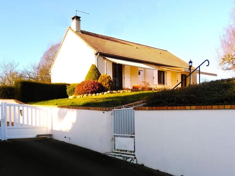 Property building, Facade/entrance, Parking