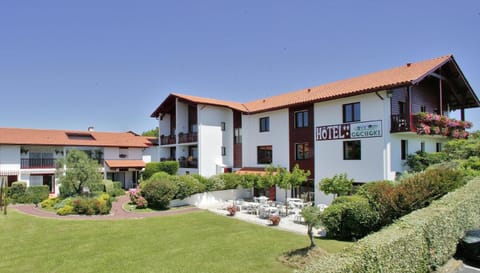 Facade/entrance, Balcony/Terrace, Garden view