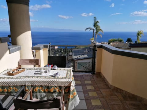 Taormina Panoramic - Taormina Holidays Apartment in Taormina