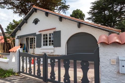 Proche plage et marché, grand jardin, barbecue 9 pers House in La Baule-Escoublac