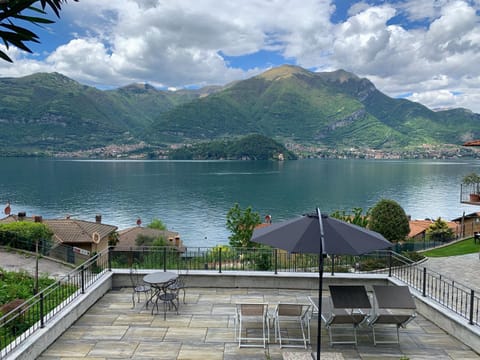 Balcony/Terrace, Lake view, Mountain view