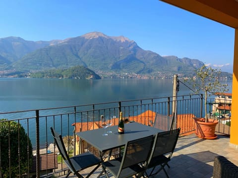 Balcony/Terrace, Lake view, Mountain view