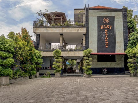 Super OYO 3904 Kiki Residence Bali Hotel in Kuta