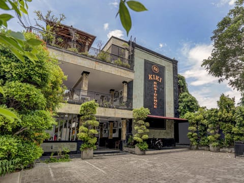 Super OYO 3904 Kiki Residence Bali Hotel in Kuta