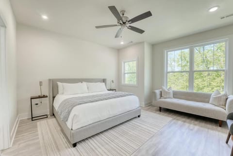 Modern Escape - Bella Vista Trails & Comfort House in Bella Vista