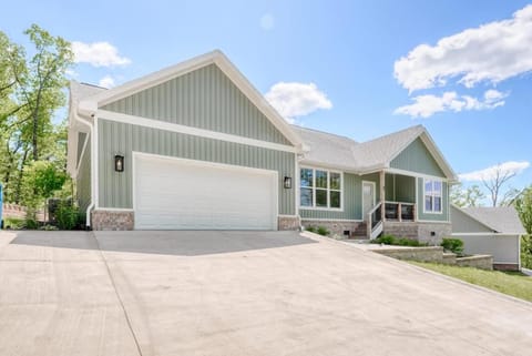 Modern Escape - Bella Vista Trails & Comfort House in Bella Vista