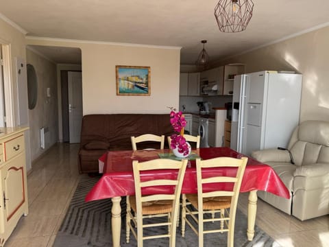 T2 climatisé au cœur de Cavalaire, avec terrasse, garage, proche des plages et commerces- Onda di mar Apartment in Cavalaire-sur-Mer