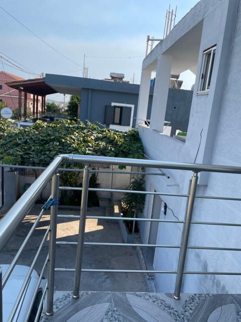 Hida House Apartment in Ksamil