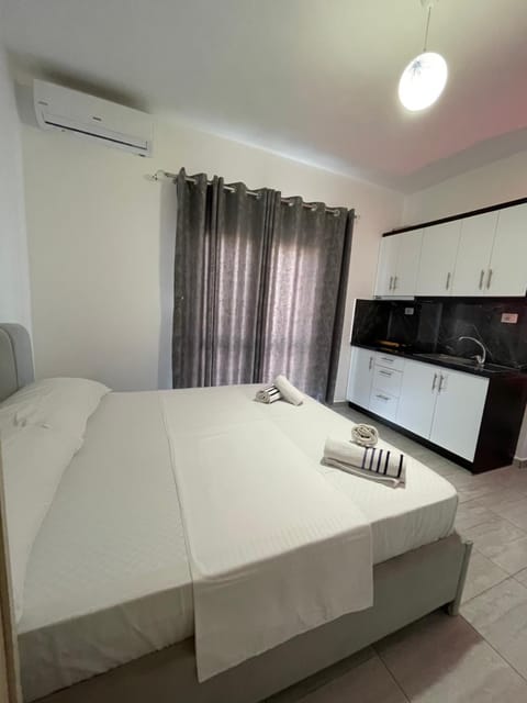 Hida House Apartment in Ksamil