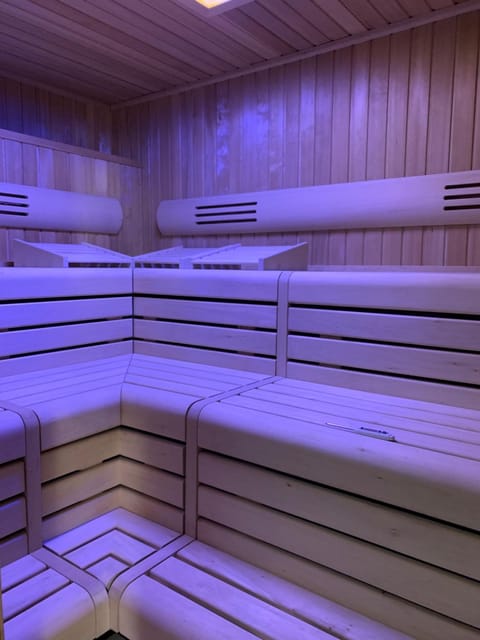 Hot Spring Bath, Sauna, Steam room, Spa and wellness centre/facilities