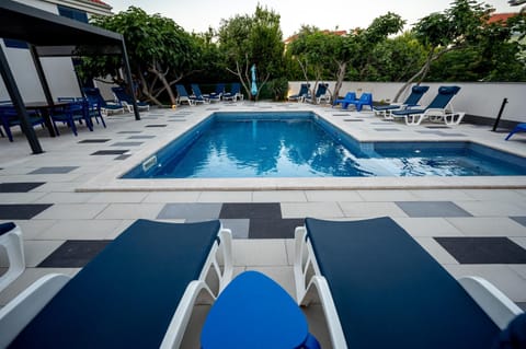 Day, Pool view, Swimming pool, sunbed