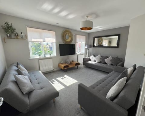 Stylish 5BR Townhouse Apartment in Sheffield