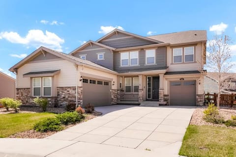 Property building, Day, Neighbourhood, Street view
