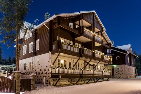 Property building, Balcony/Terrace, Street view