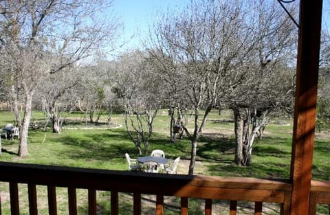 Charming Cabin Stay for Six Nestled Amid Central Texas' Wildlife in Buda Cabin in Buda