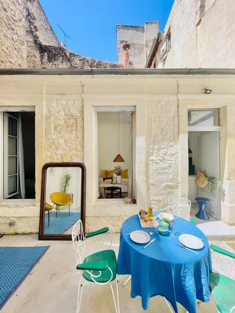 View (from property/room), Balcony/Terrace, Dining area