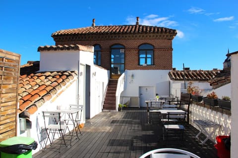 Balcony/Terrace, Communal kitchen